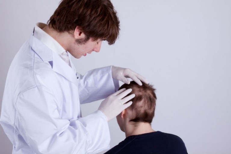 How to Choose the Right Hair Restoration Surgeon in New York